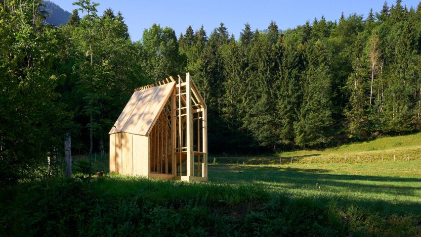 JCPCDR Architecture’s tiny timber pavilion invites walkers to “pause and observe”