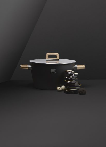 Maho Nabé vacuum cooking pot by Tiger Corporation