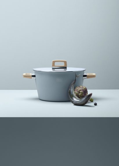 Maho Nabé vacuum cooking pot by Tiger Corporation