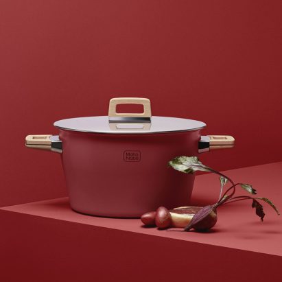 Maho Nabé vacuum cooking pot by Tiger Corporation