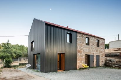 MCR2 House renovation by Filipe Pina and Maria Inês Costa