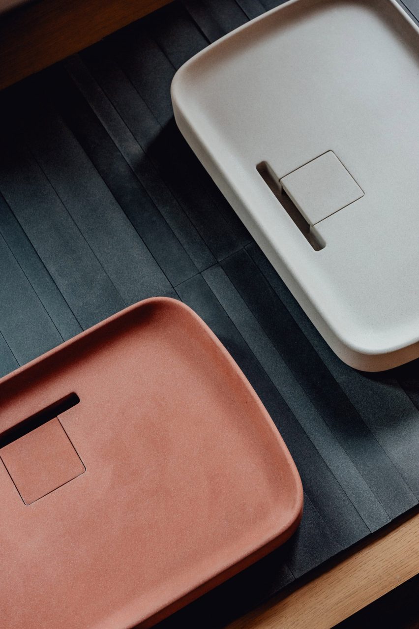 Petra concrete bathroom furniture by Marco Merendi and Diego Vencato with Gypsum