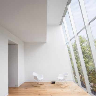 Prismatic Bay Townhouse by Peterson Rich Office