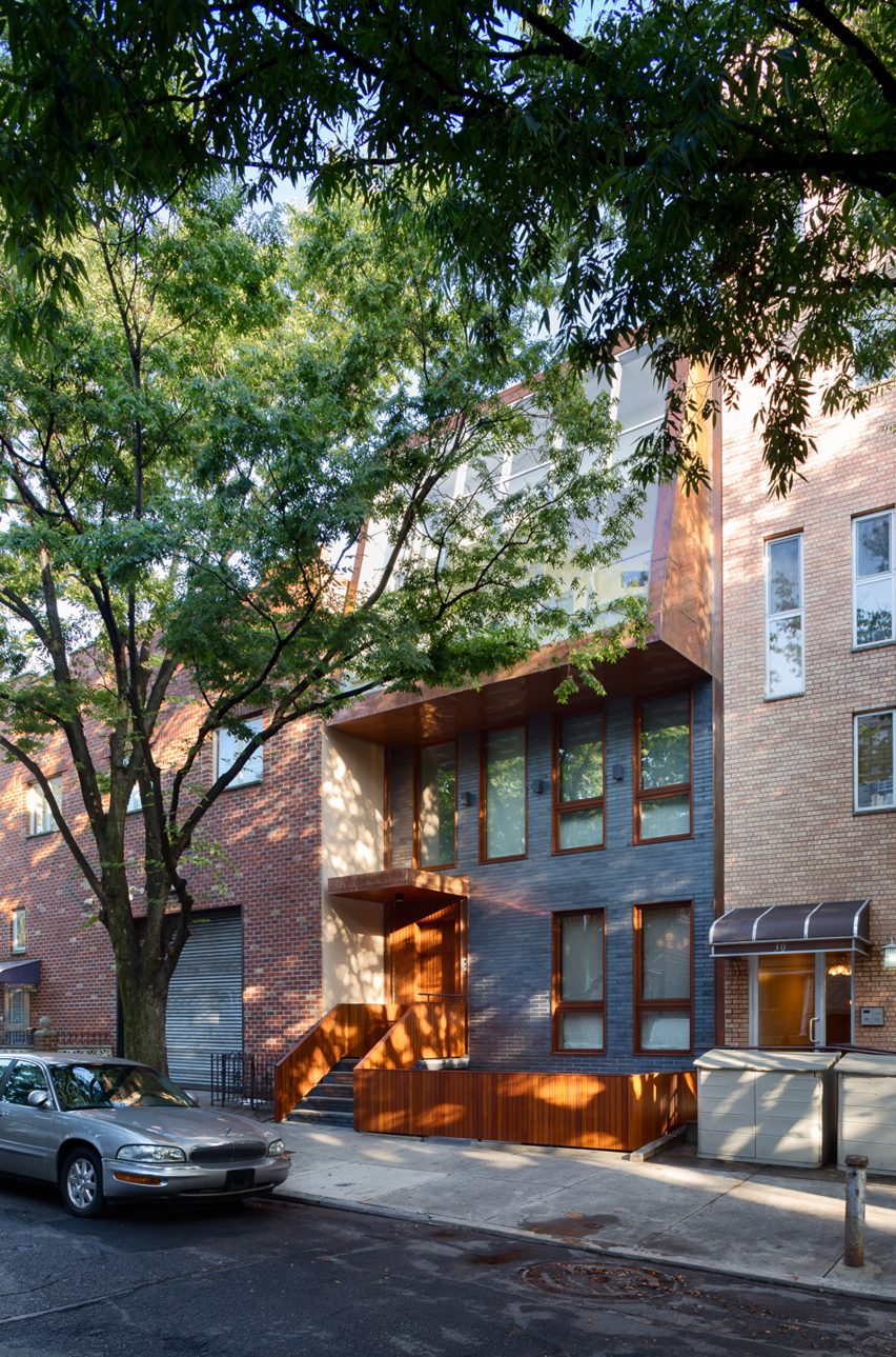 Prismatic Bay Townhouse by Peterson Rich Office