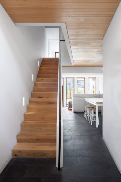 Prismatic Bay Townhouse by Peterson Rich Office