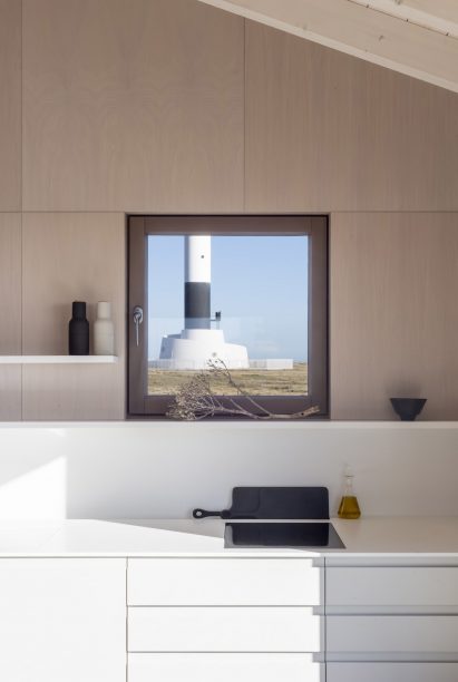 Dungeness holiday home by Johnson Naylor and MSDA