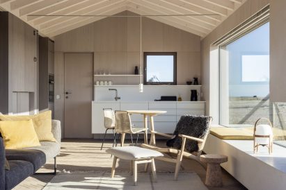 Dungeness holiday home by Johnson Naylor and MSDA