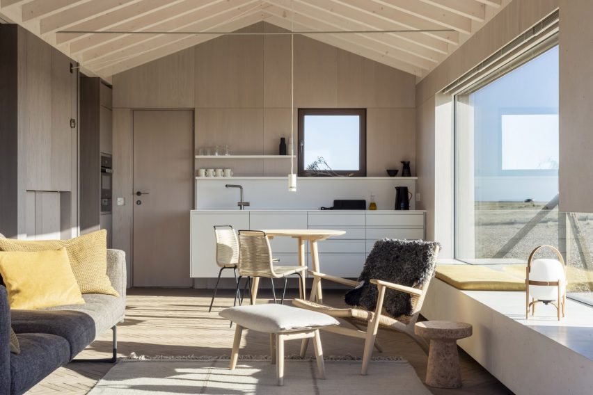 Dungeness holiday home by Johnson Naylor and MSDA