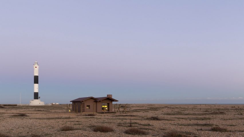 Dungeness holiday home by Johnson Naylor and MSDA