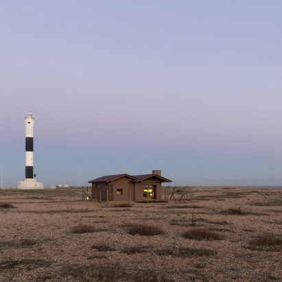 Dungeness holiday home by Johnson Naylor and MSDA