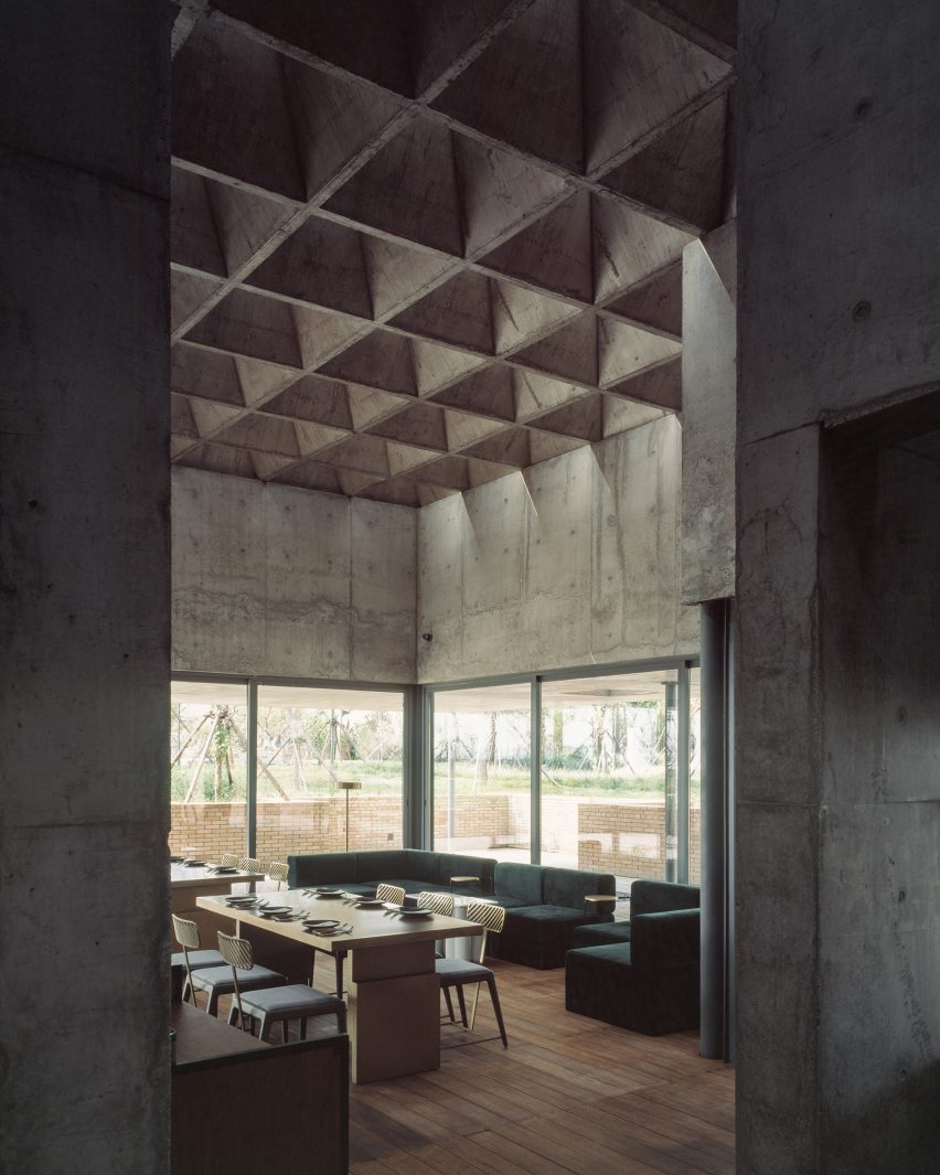 Restaurant y Sea by Vector Architects