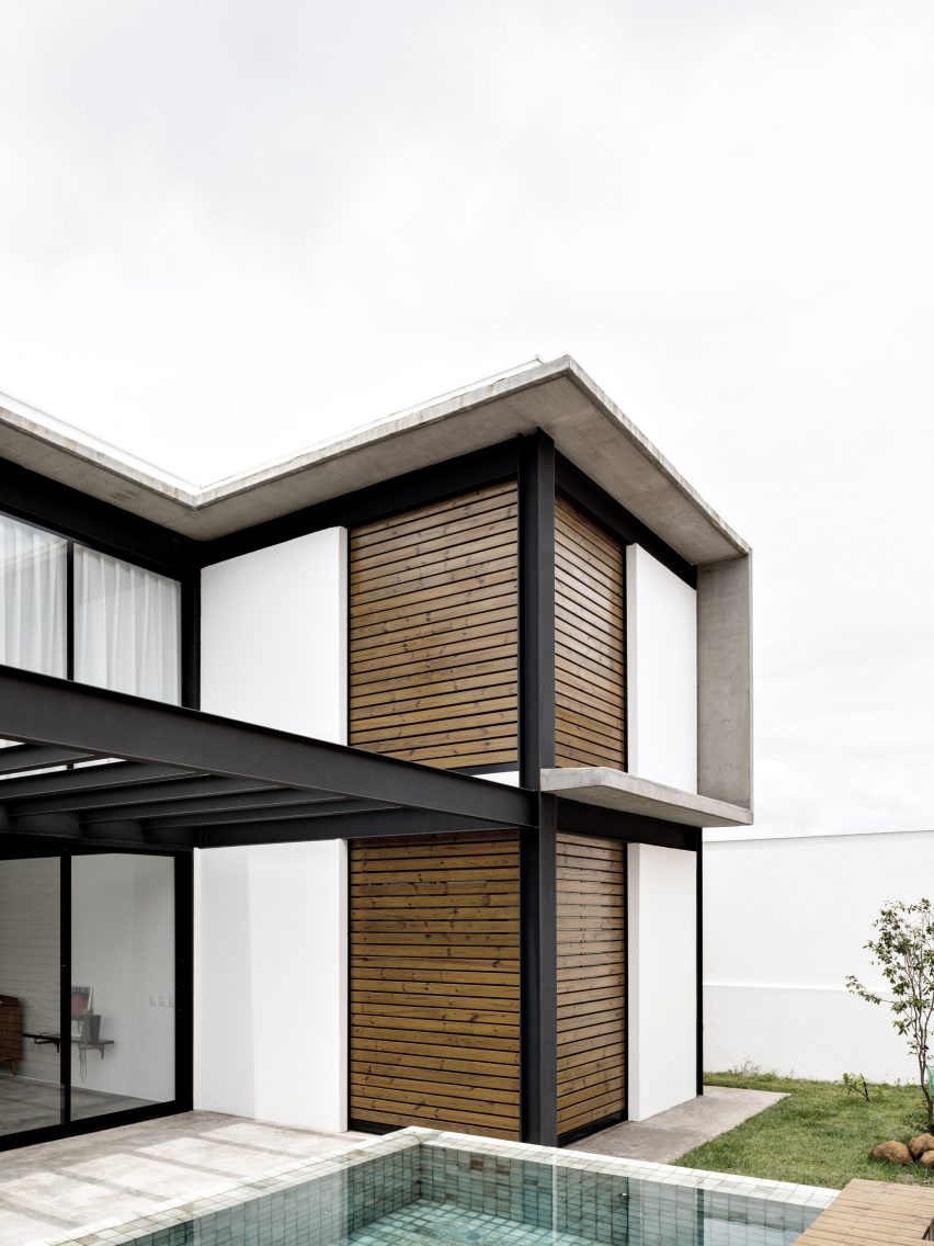 RP House by Estudio BG