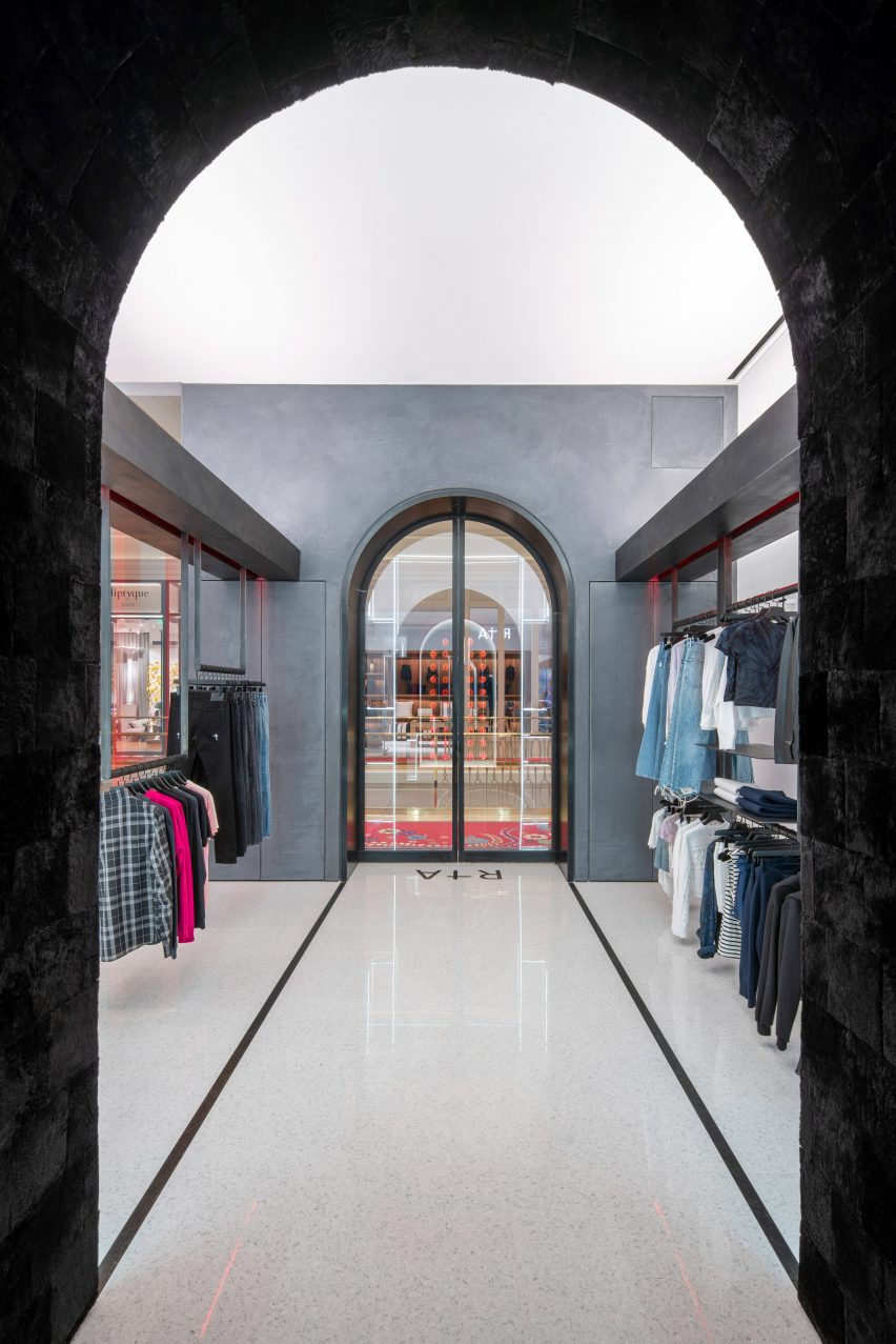 RtA Boutique by Dan Brunn Architecture