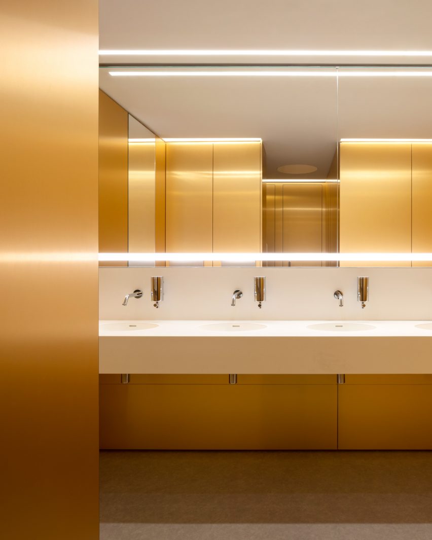 Selfridges offices by Alex Cochrane Architects