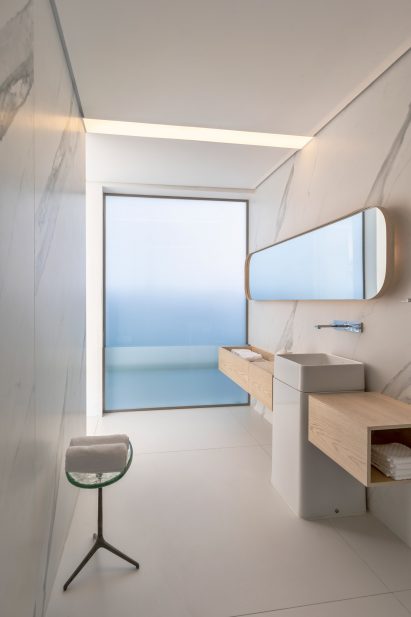 Casa Container by Marilia Pellegrini