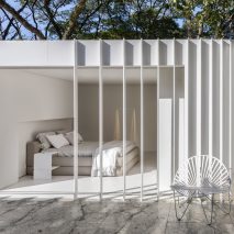 Casa Container by Marilia Pellegrini