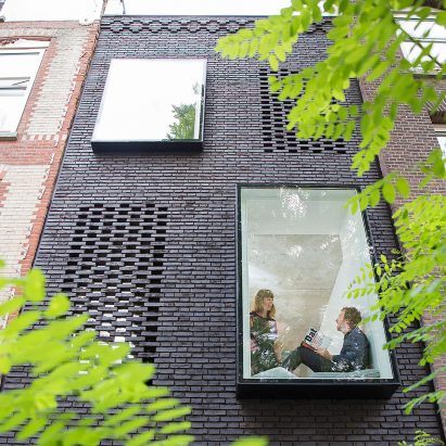 SkinnyScar house by Gwendolyn Huisman