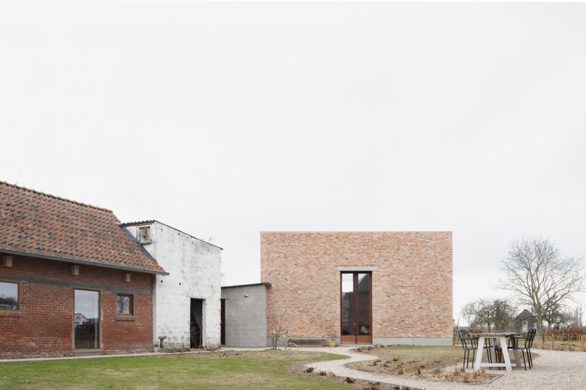 Stief Desmet studio by Graux & Baeyens Architecten
