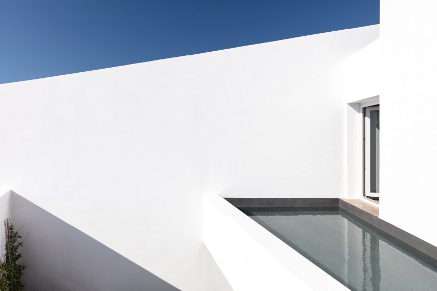 Summer Villa in Santorini, Greece by Kapsimalis Architects