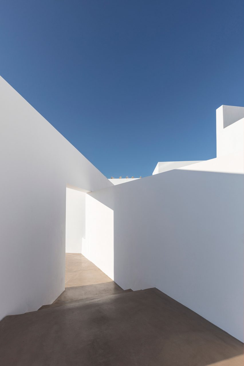 Summer Villa in Santorini, Greece by Kapsimalis Architects