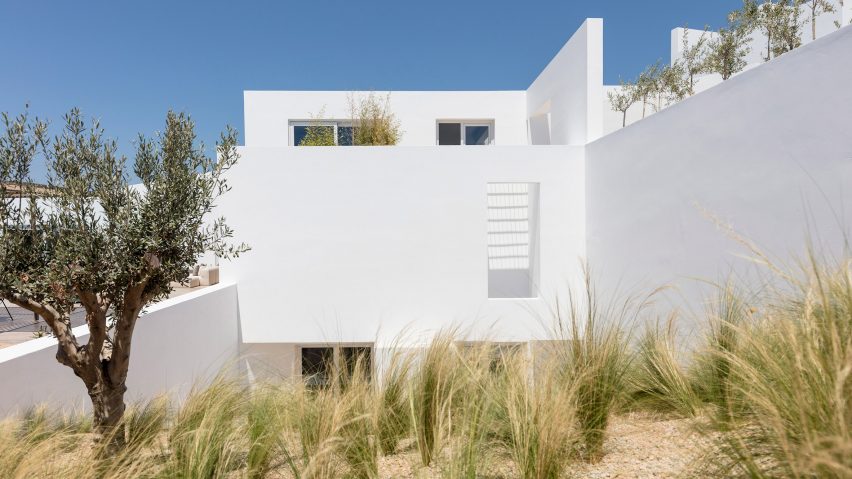 Summer Villa in Santorini, Greece by Kapsimalis Architects
