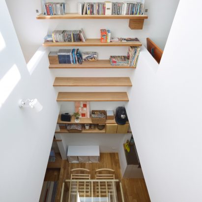 Tiny House in Kobe by FujiwaraMuro Architects