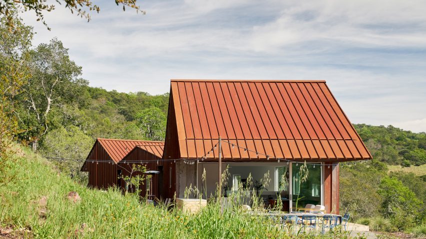 Triple Barn by Mork-Ulnes