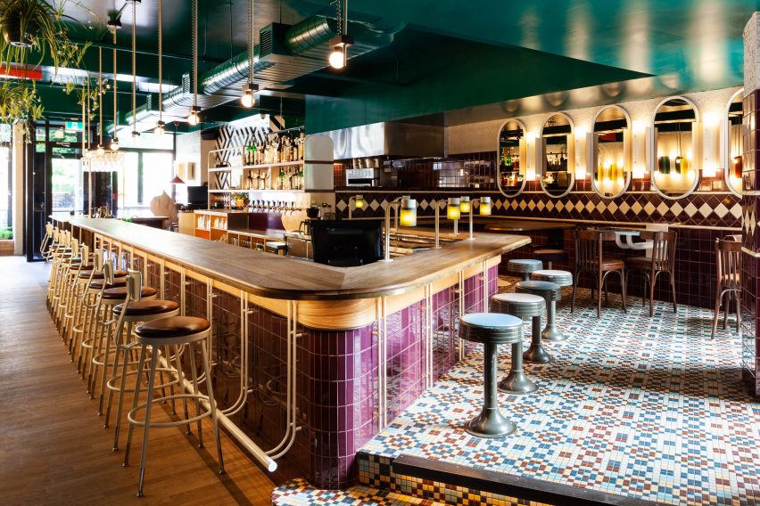 vinvinvin wine bar by Menard Dworkind