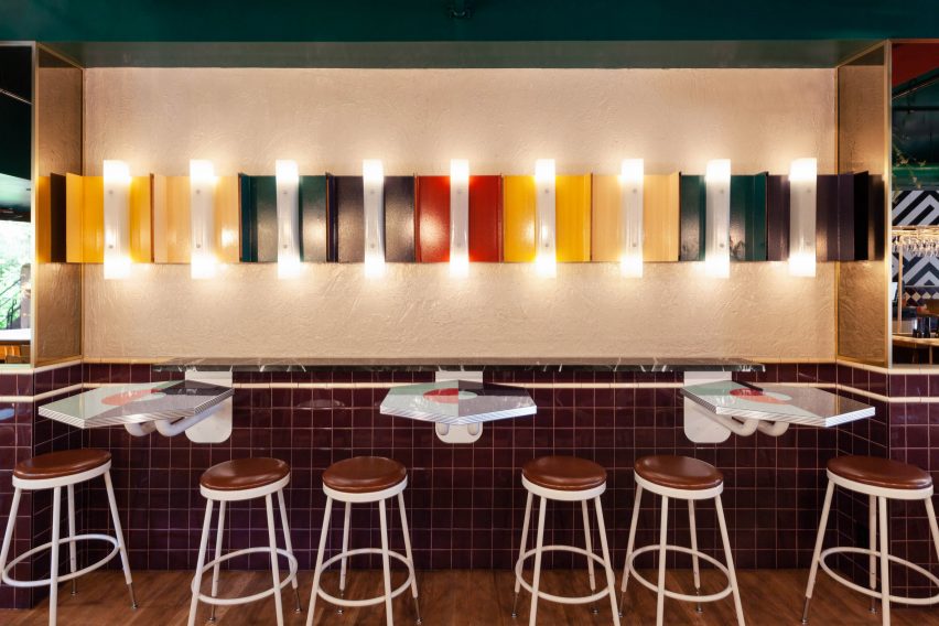 vinvinvin wine bar by Menard Dworkind