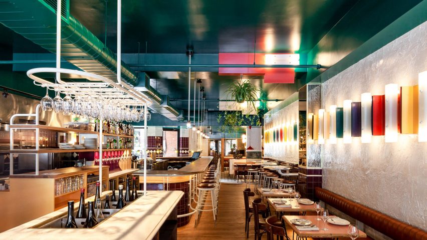 vinvinvin wine bar by Menard Dworkind