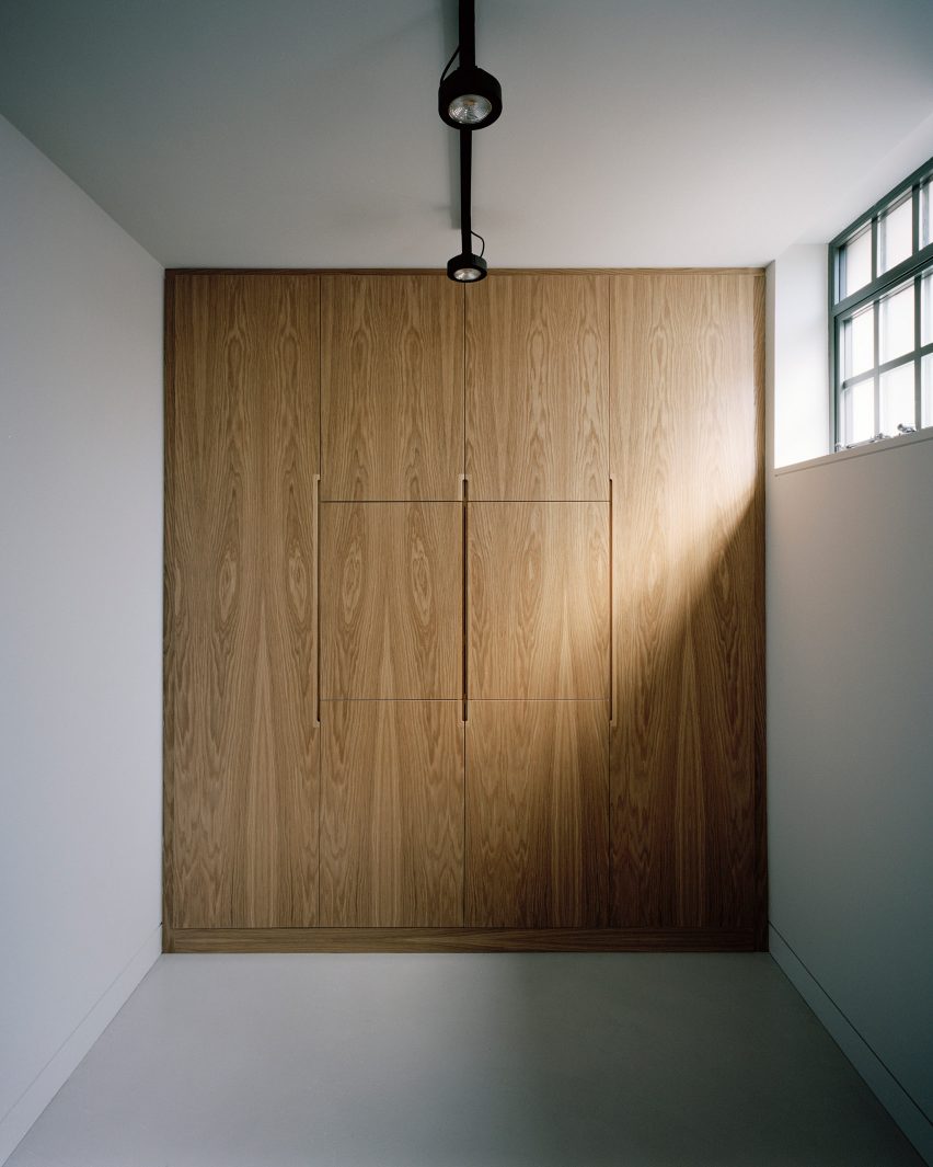9 Jeffrey's Place by Tasou Associates