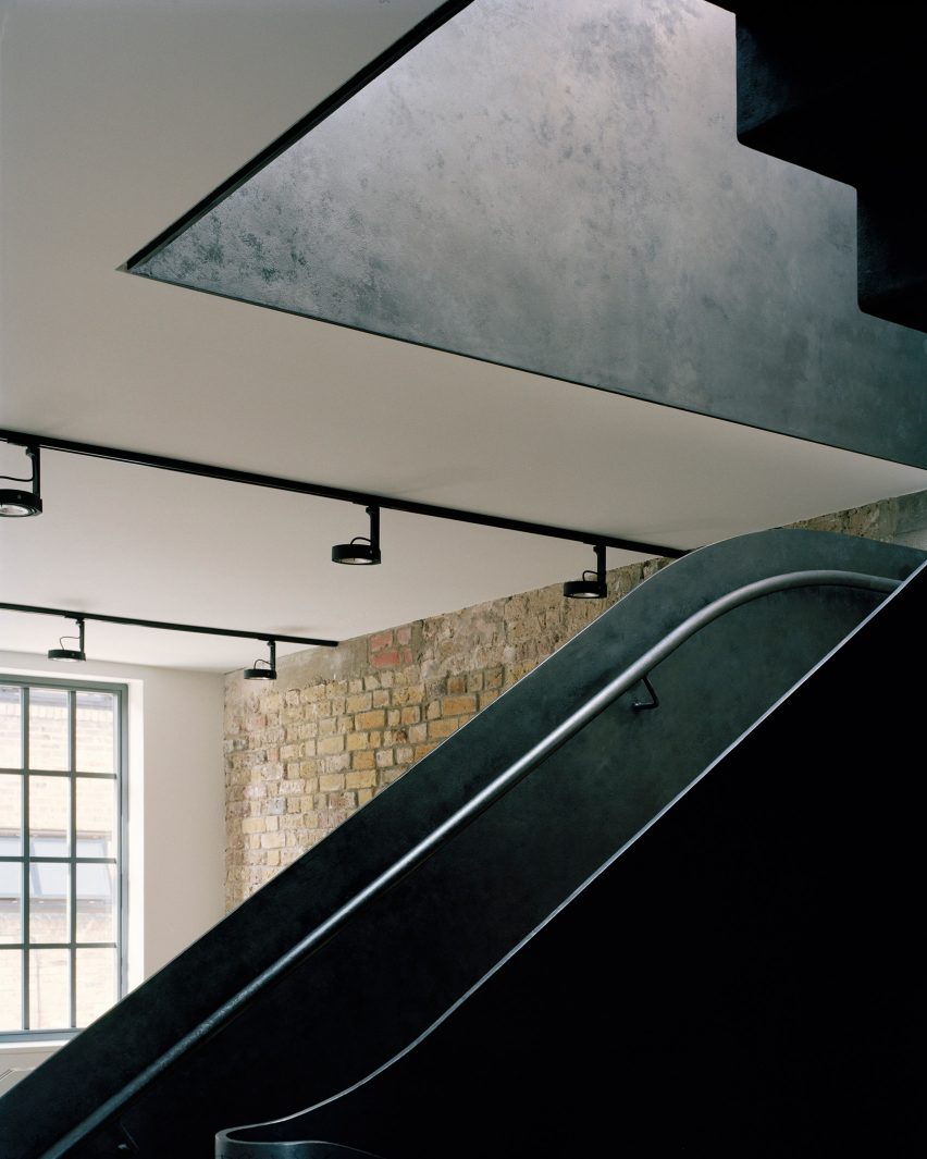9 Jeffrey's Place by Tasou Associates