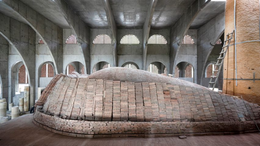 Concrete arches cocoon egg-shaped kiln in Chinese porcelain factory