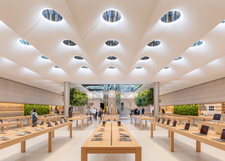 Apple Fifth Avenue by Foster + Partners