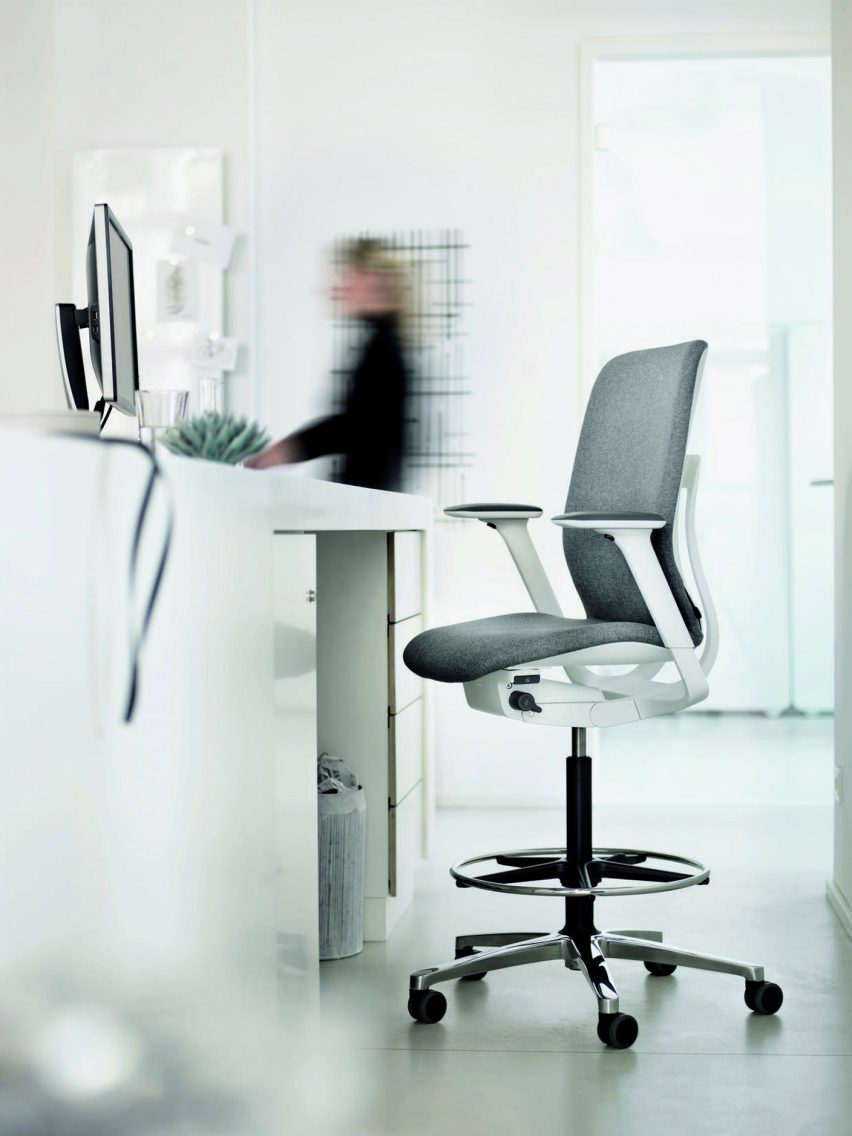 AT 187 ergonomic office chair by Wilkahn
