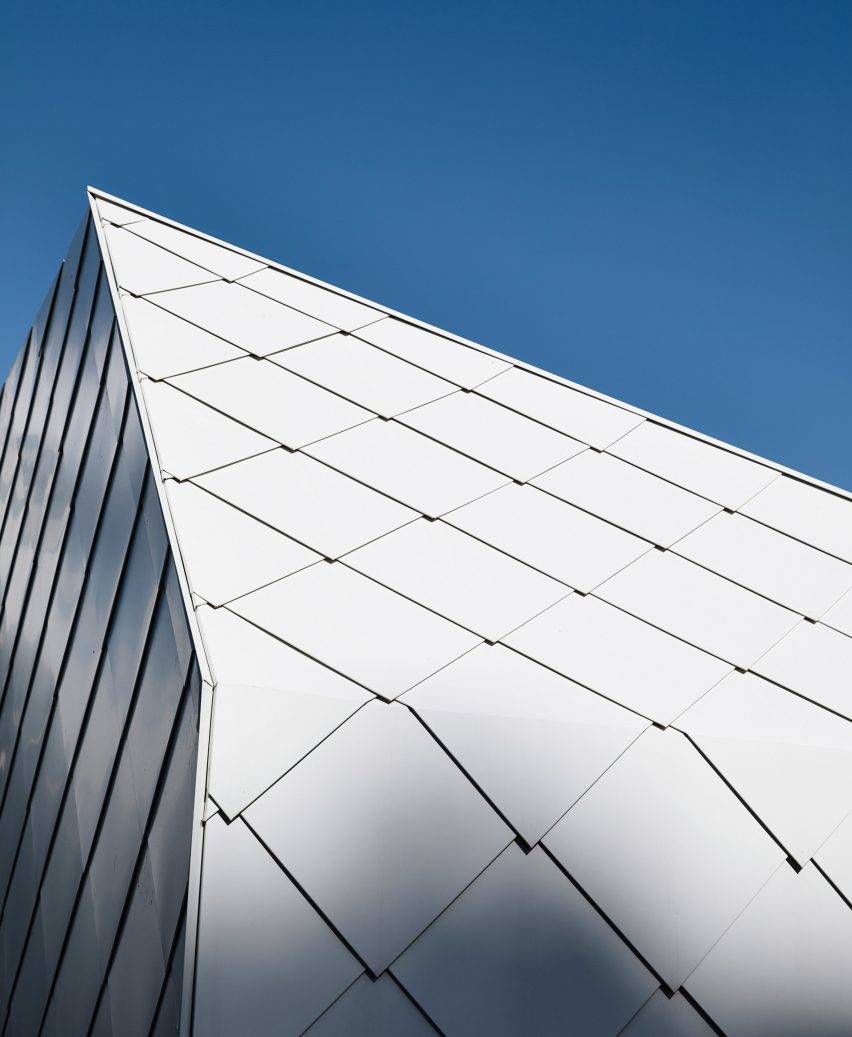 Empire House by Austin Maynard Architects roof