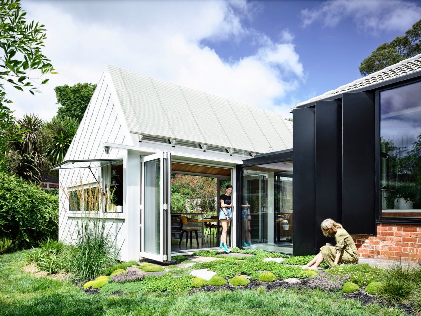 Empire House by Austin Maynard Architects kitchen block