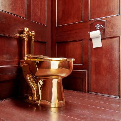 $5 million solid gold toilet stolen in “surreal” Blenheim Palace heist