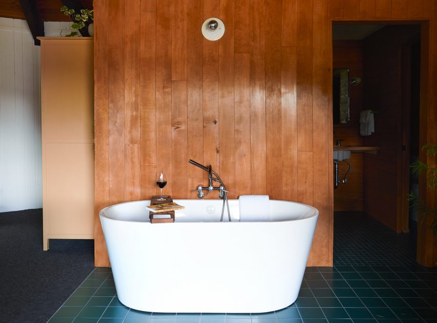 Captain Whidbey Inn
