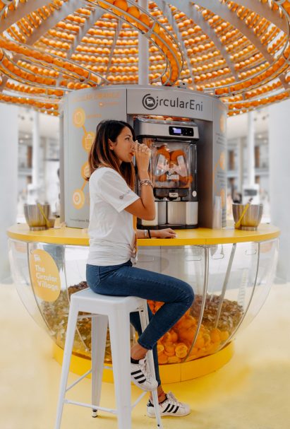 Carlo Ratti Feel the Peel circular orange juice bar