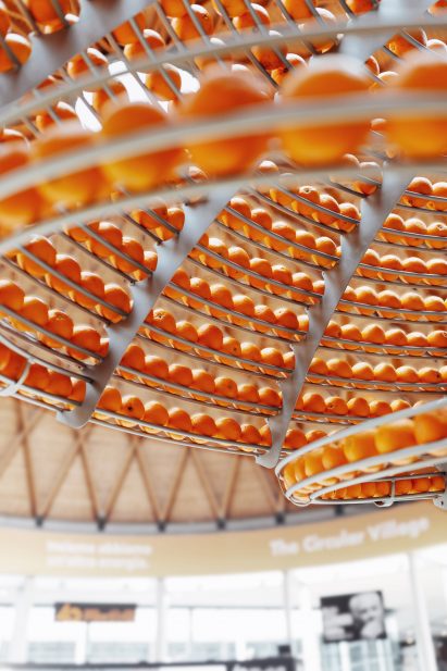 Carlo Ratti Feel the Peel circular orange juice bar