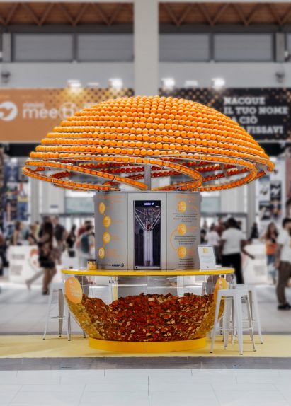 Carlo Ratti Feel the Peel circular orange juice bar