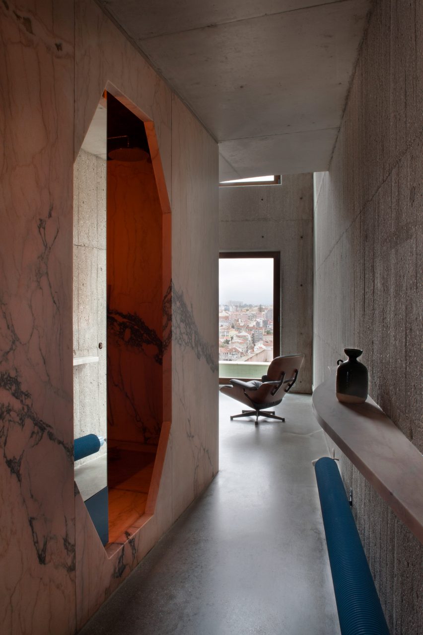 Casa do Monte by Leopold Banchini and Daniel Zamarbide