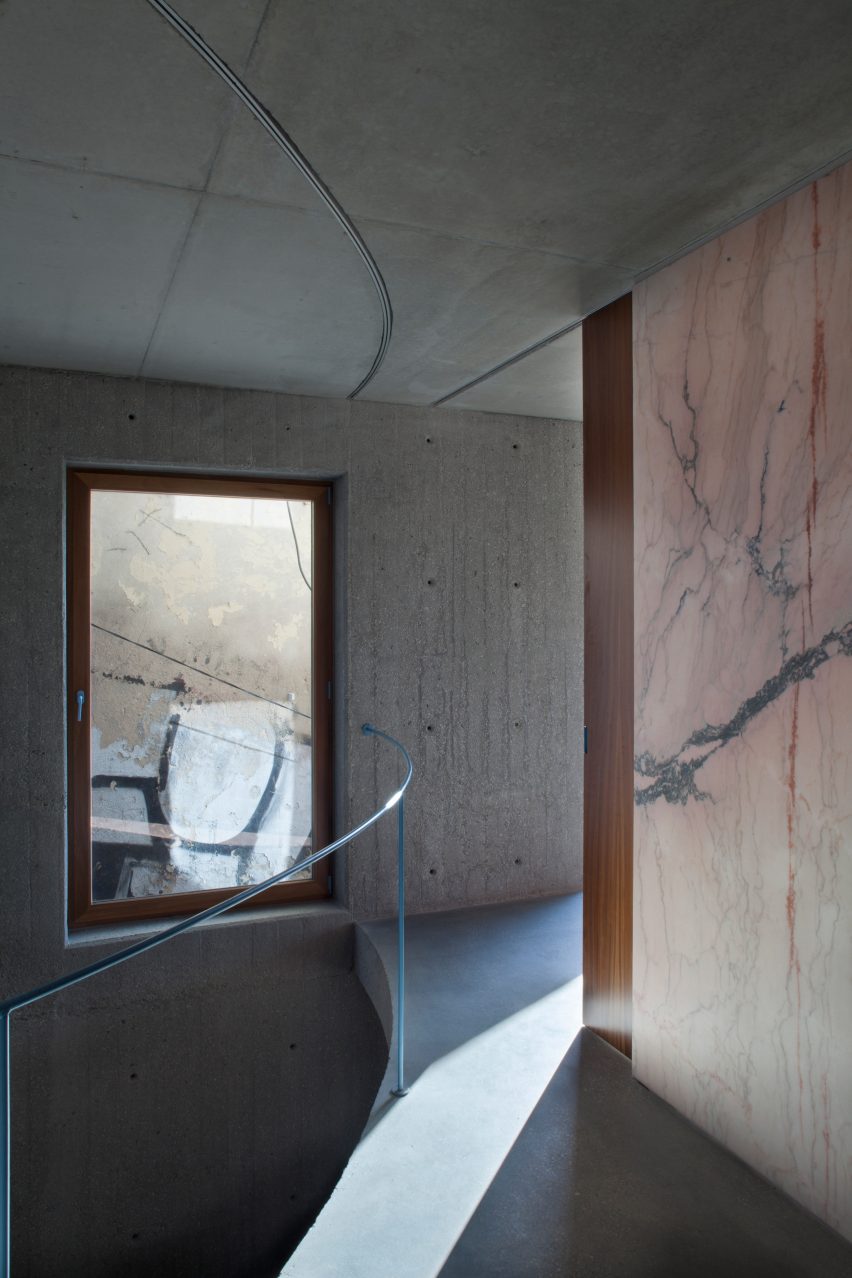 Casa do Monte by Leopold Banchini and Daniel Zamarbide