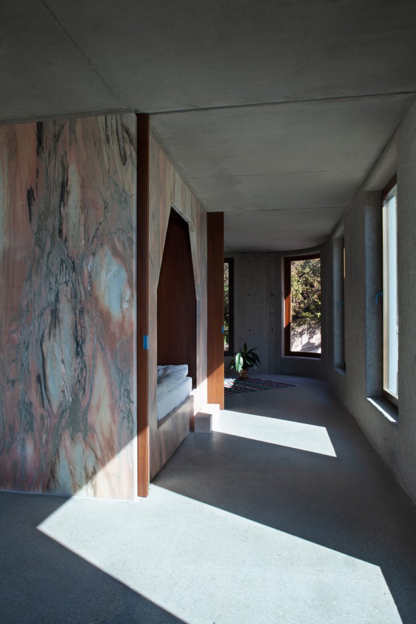 Casa do Monte by Leopold Banchini and Daniel Zamarbide