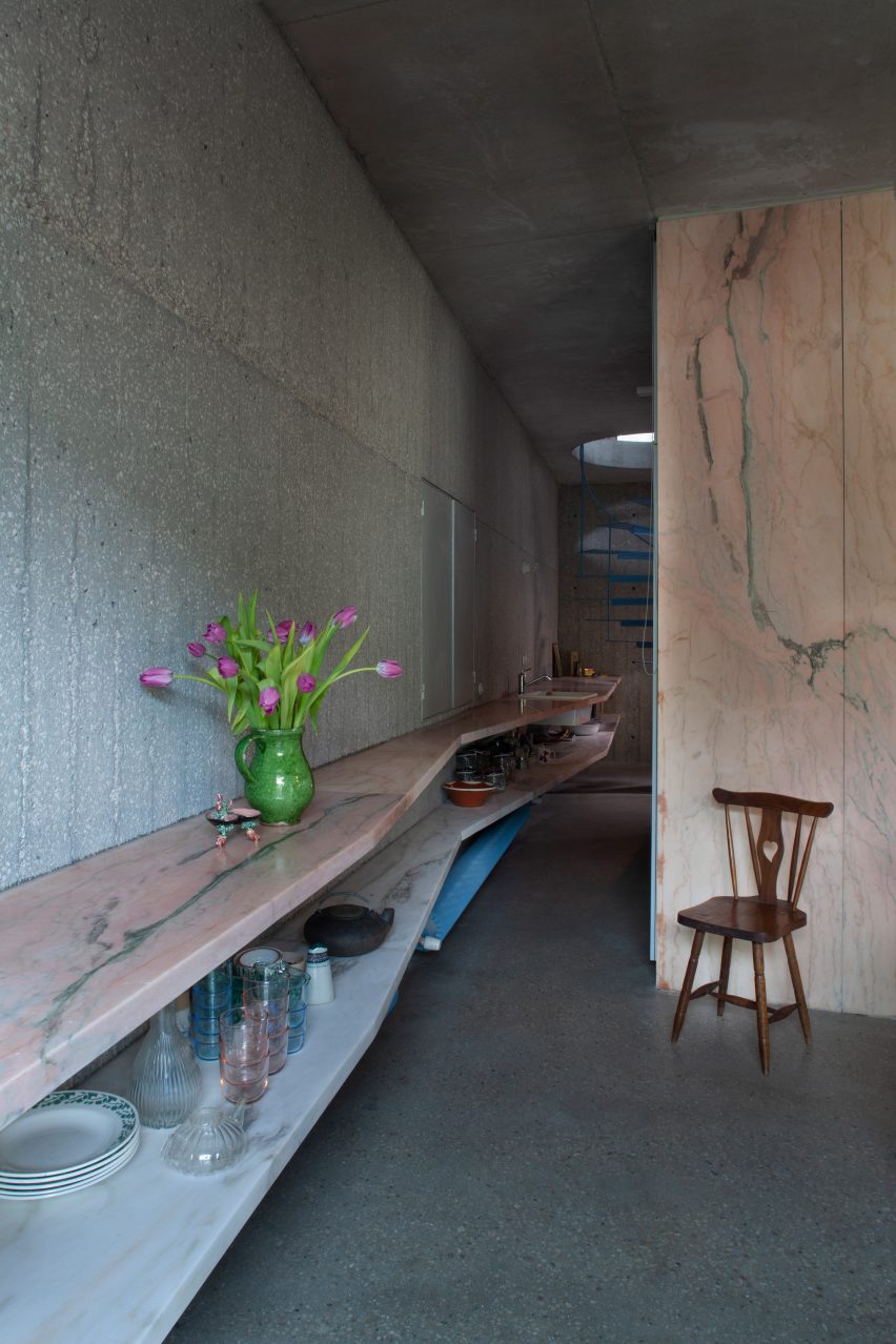Casa do Monte by Leopold Banchini and Daniel Zamarbide