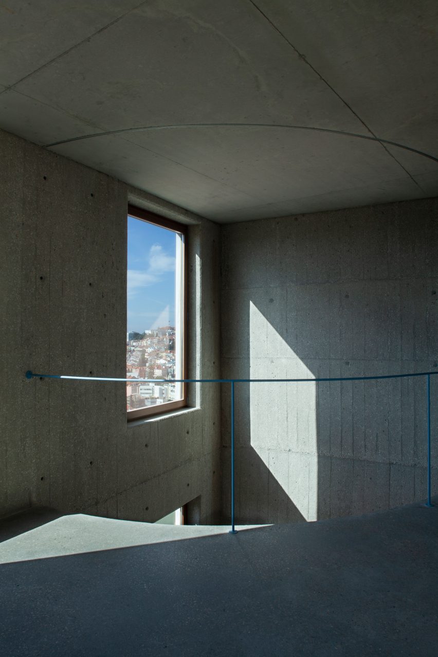 Casa do Monte by Leopold Banchini and Daniel Zamarbide