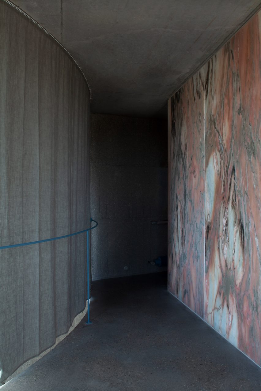 Casa do Monte by Leopold Banchini and Daniel Zamarbide