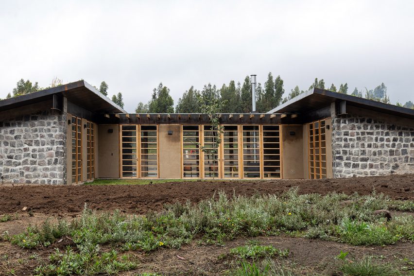 Casa Patios by Rama Estudio