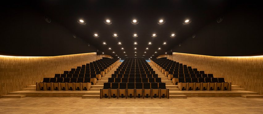 Eurartisanat Chambre de Métiers et de l'Artisanat des Hauts-de-Franc by kaan Atchitecten